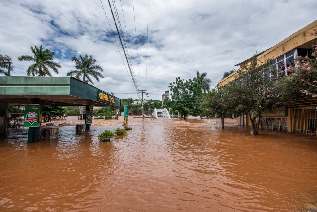 Fortes chuvas em MG deixam mais de 2.800 desalojados ou desabrigados e 31 cidades em situação de emergência