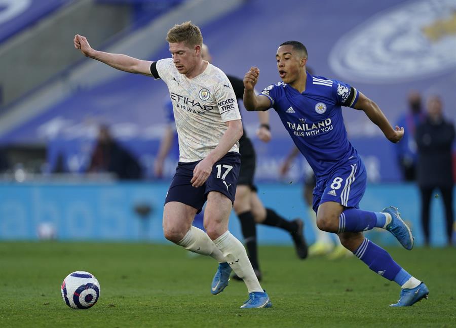 Manchester City vence o Leicester e abre 17 pontos de vantagem no Inglês