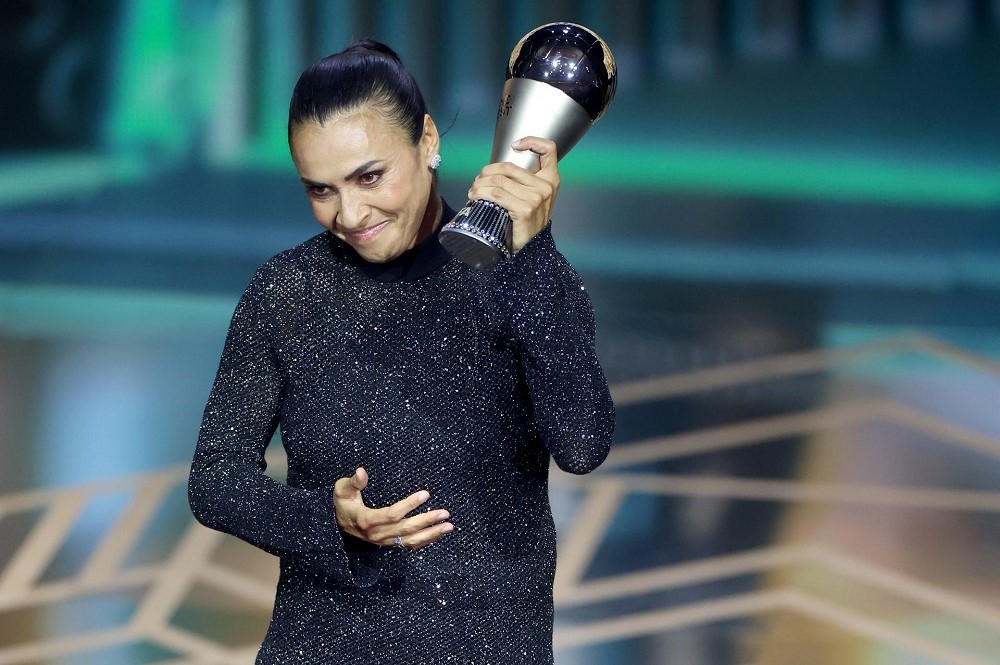 Marta recebe homenagem da Fifa no The Best e terá prêmio em seu nome – Headline News, edição das 17h