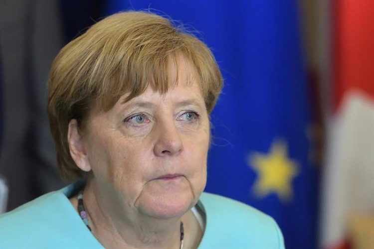 Pressionada, Angela Merkel recua sobre medidas mais restritivas na Páscoa: ‘Erro pessoal’