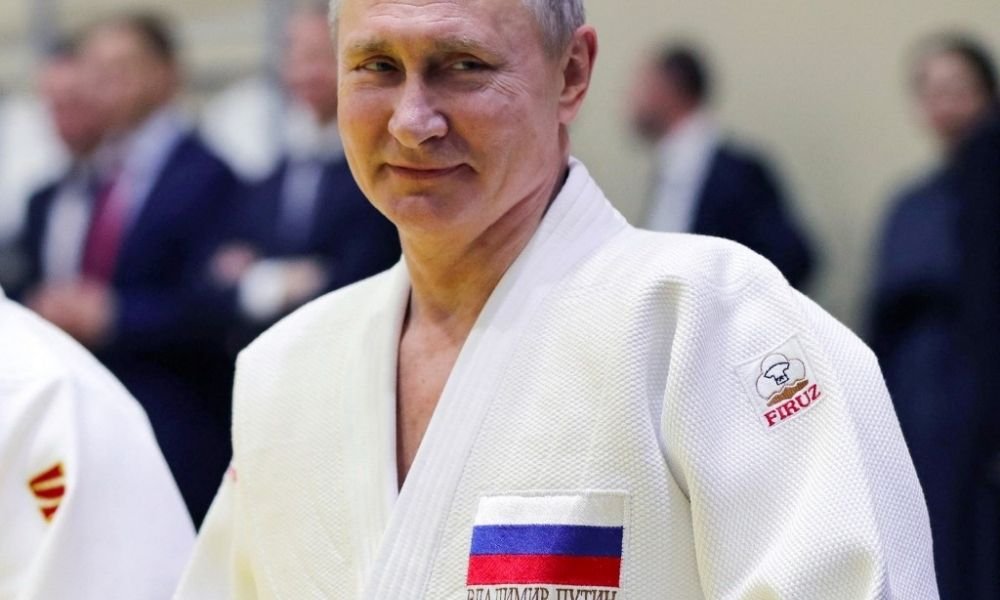 Federação de Judô suspende Putin como presidente honorário