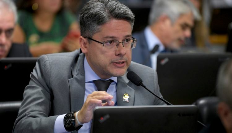 Alessandro Vieira apresenta PEC que acaba com a graça constitucional