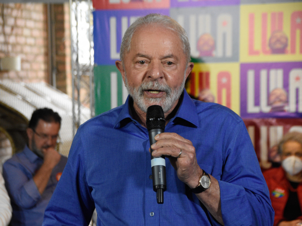 Lula diz que não irá contestar resultado das urnas: ‘Quem ganhou governa, quem perdeu chora’