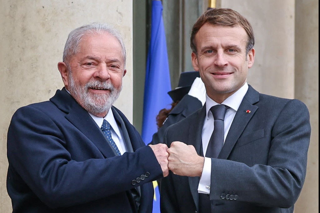 Emmanuel Macron agradece Lula por organizar Cúpula da Amazônia