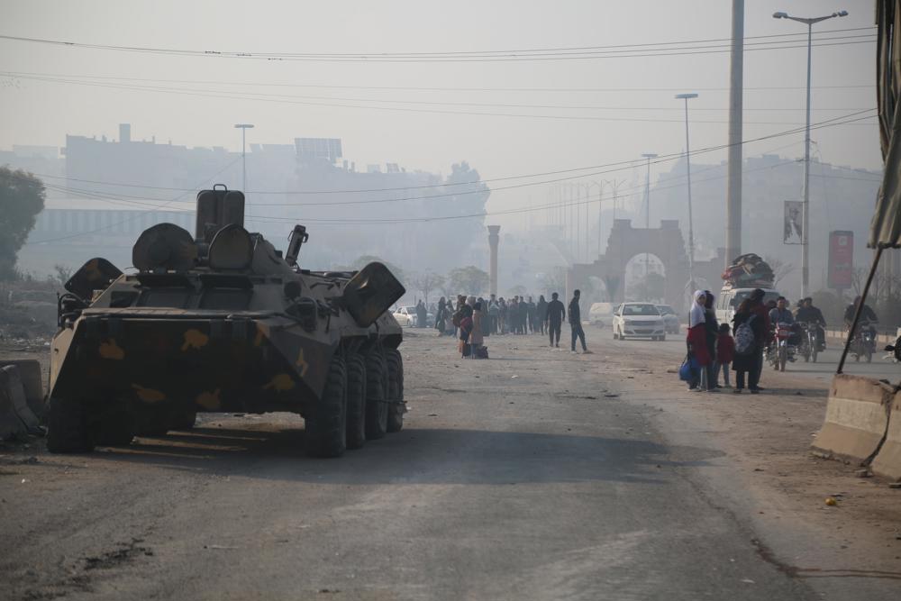 Forças rebeldes da Síria tomam cidade berço da insurreição de 2011 e avançam rumo a Damasco