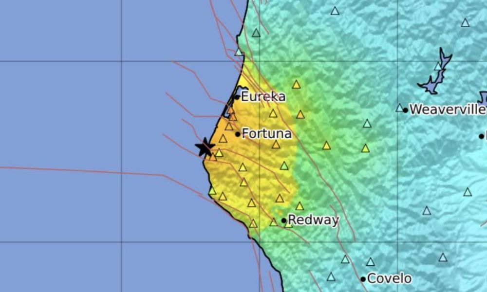 Terremoto de 6,4 graus de magnitude atinge Califórnia e deixa centenas de pessoas no escuro