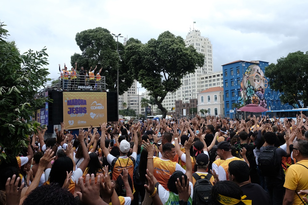 Marcha para Jesus reúne milhares de fiéis no Rio de Janeiro