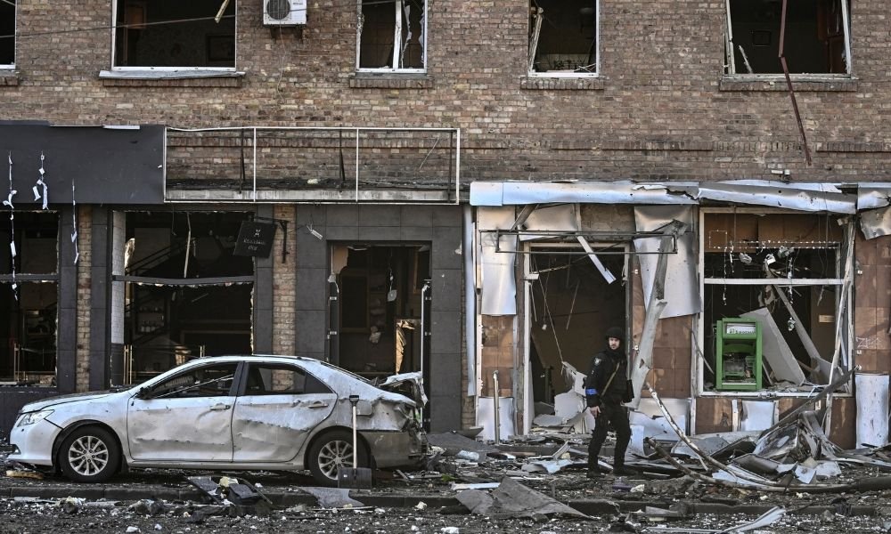 Bombardeio em Kiev deixa 2 mortos e ao menos seis feridos