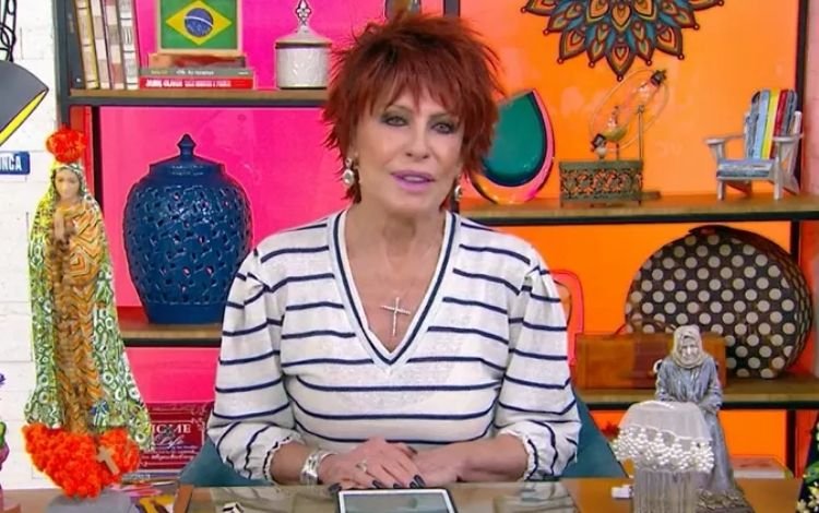 Ana Maria Braga usa peruca ruiva em programa e é comparada a Nany People e Curupira
