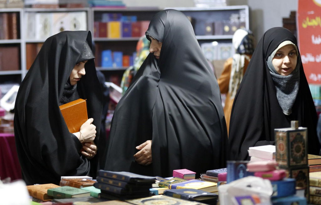 Polícia do Irã usará câmeras em locais públicos para identificar mulheres que não usam véu