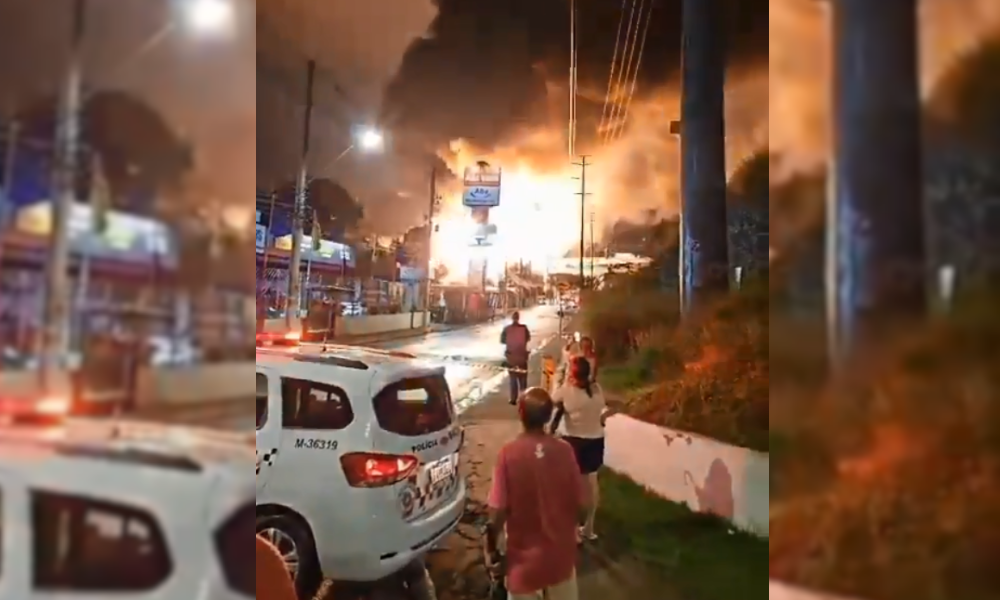 Incêndio de grandes proporções atinge galpão e causa explosão em Embu das Artes; veja vídeo
