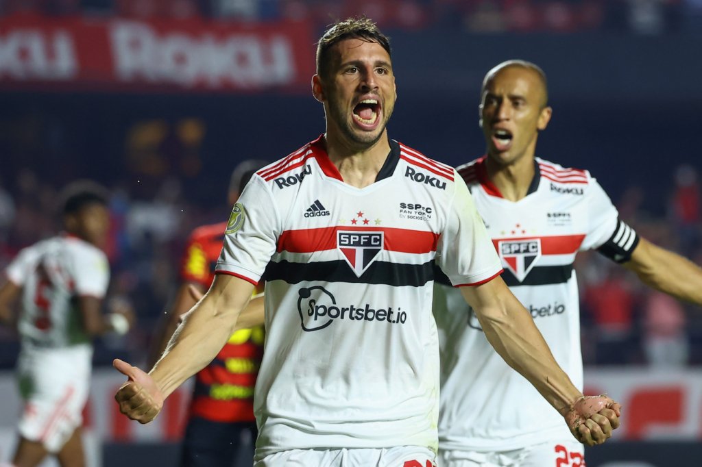 Com gol de Calleri, São Paulo vence o Sport por 2 a 0 no Morumbi