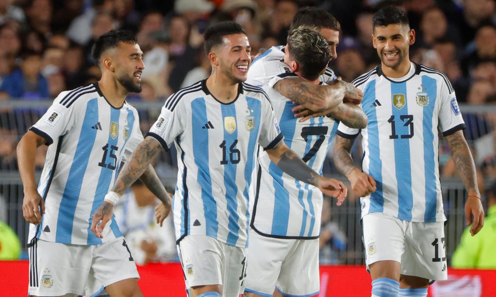 Argentina vence Paraguai por 1 a 0 e se mantém 100% nas Eliminatórias da Copa do Mundo