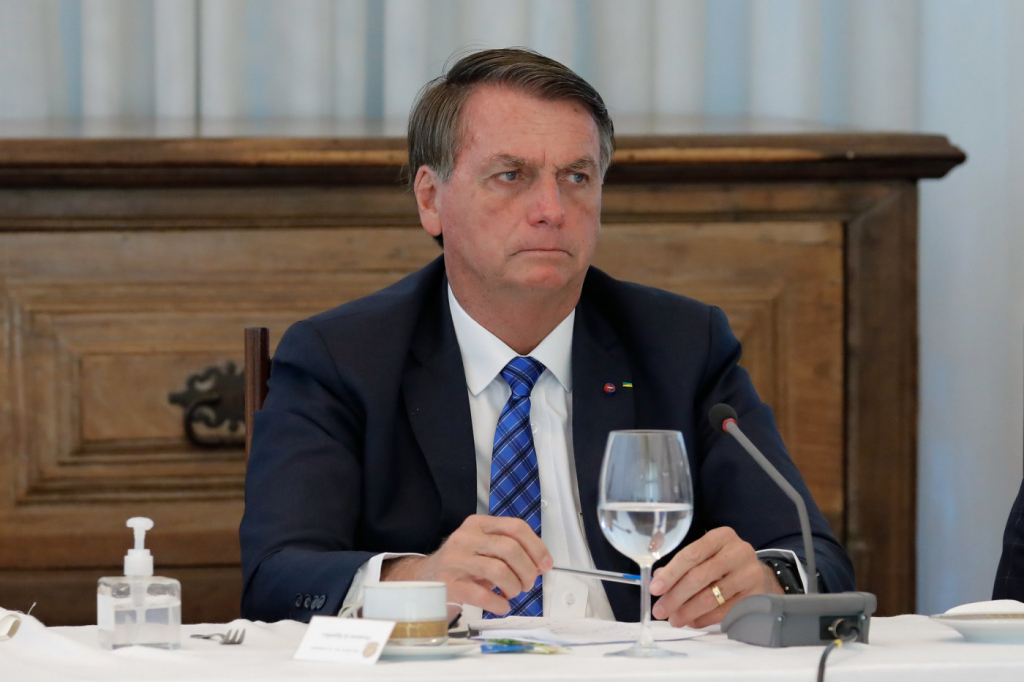 Parlamentares pedem que STF investigue Bolsonaro após reunião com embaixadores
