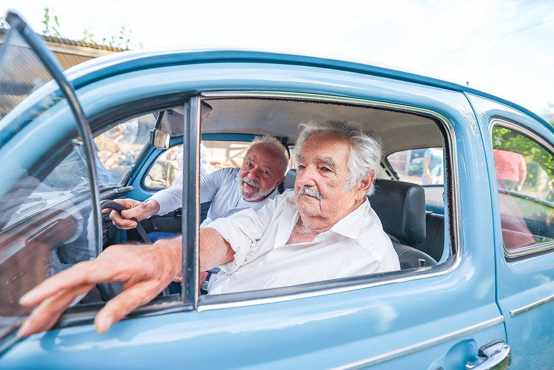 Ex-presidente uruguaio José Mujica anuncia que foi diagnosticado com um tumor no esôfago