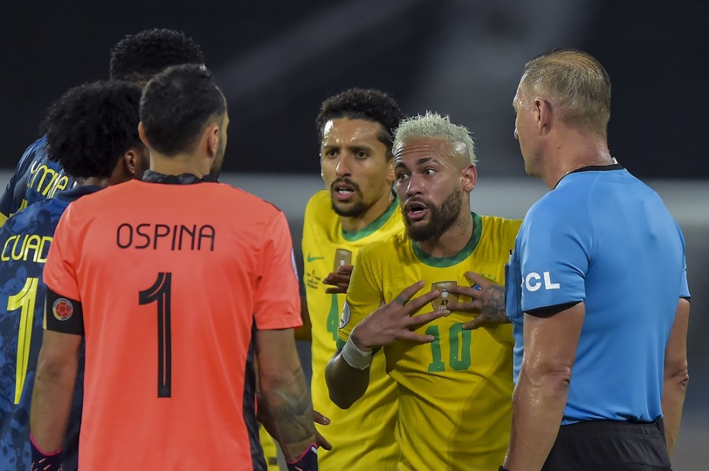 Conmebol divulga áudio do VAR de gol do Brasil; Colômbia pede suspensão de árbitros 