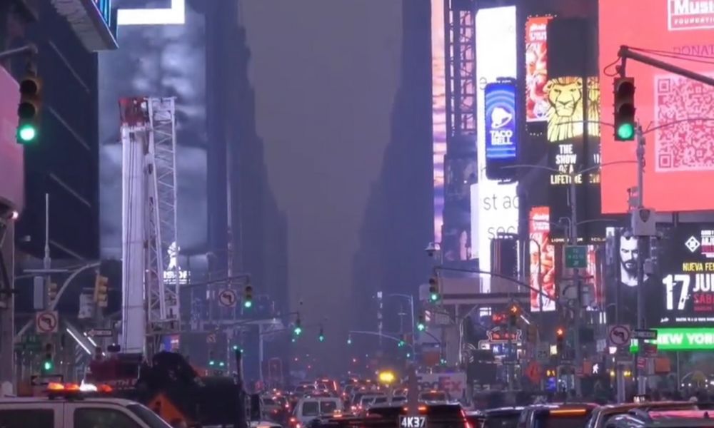 Nova York é tomada por cinzas e fica com pior qualidade do ar no mundo após incêndio no Canadá