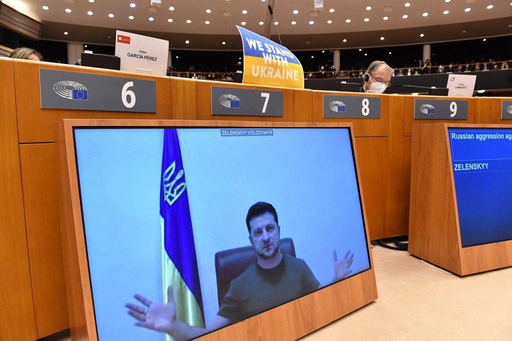 Zelensky faz apelo a países da Europa: ‘União Europeia será muito mais forte com a Ucrânia’