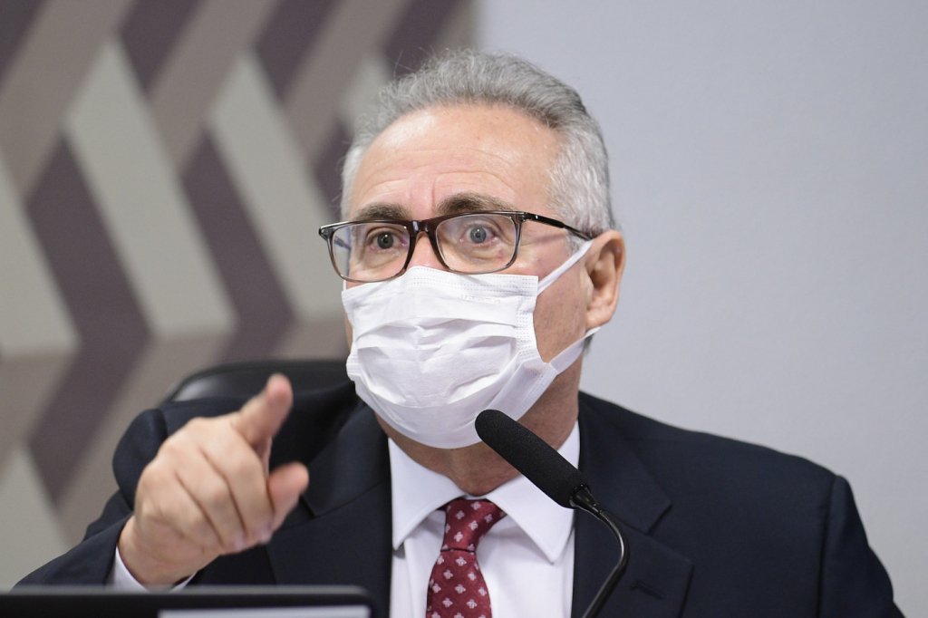 Renan Calheiros diz que delegado ‘subverteu a lei’ ao concluir que Bolsonaro não cometeu prevaricação
