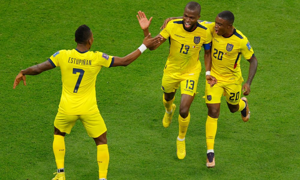 Na abertura da Copa do Mundo, Equador tem vitória contundente sobre o Catar por 2 a 0