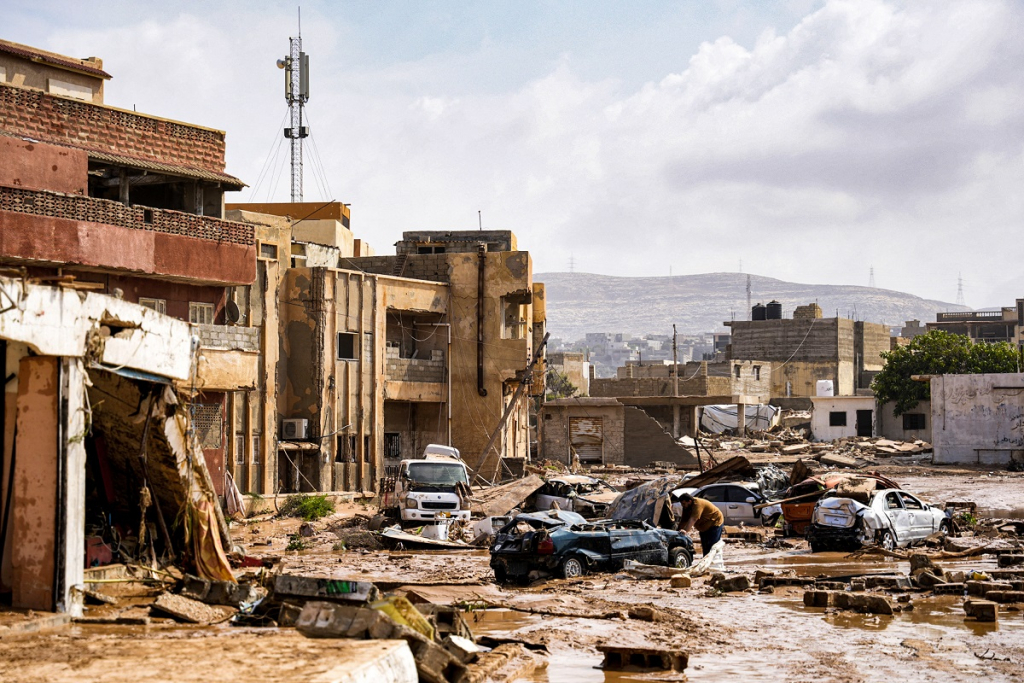 Inundações na Líbia deixam mais de 2,3 mil mortos e criam ‘cidade fantasma’