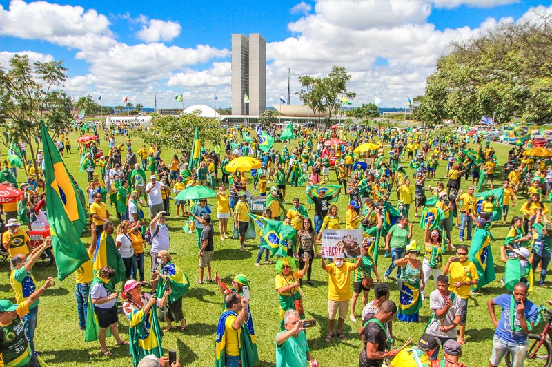 Juíza do Rio Grande do Sul equipara uso da bandeira do Brasil a propaganda eleitoral