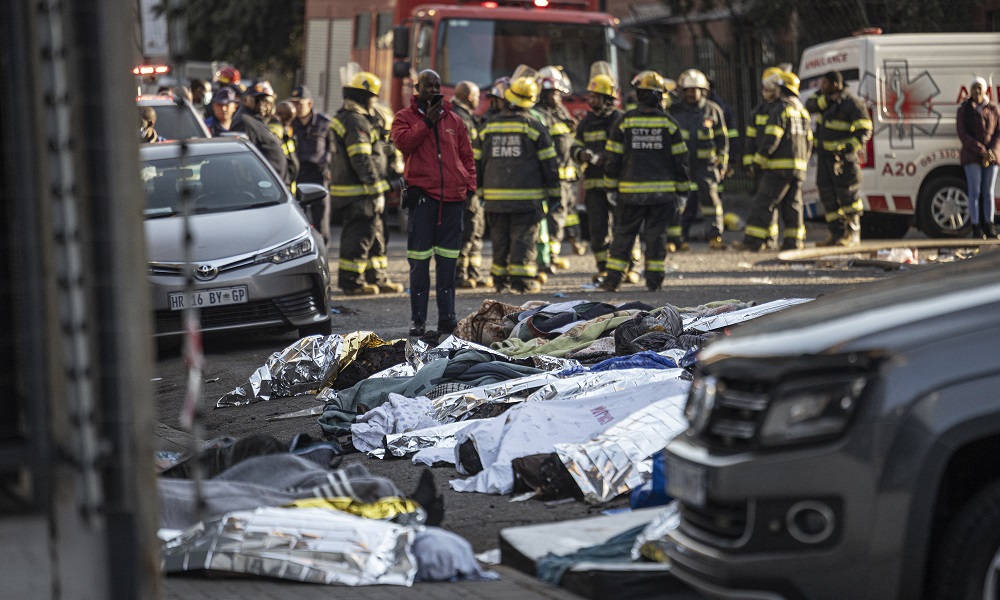 Incêndio em prédio ocupado deixa mais de 70 mortos em Joanesburgo
