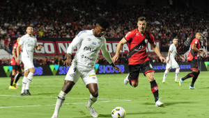 Brasileirão: Nos acréscimos, Santos vence o Atlético-GO por 3 a 2 e ainda sonha com Libertadores