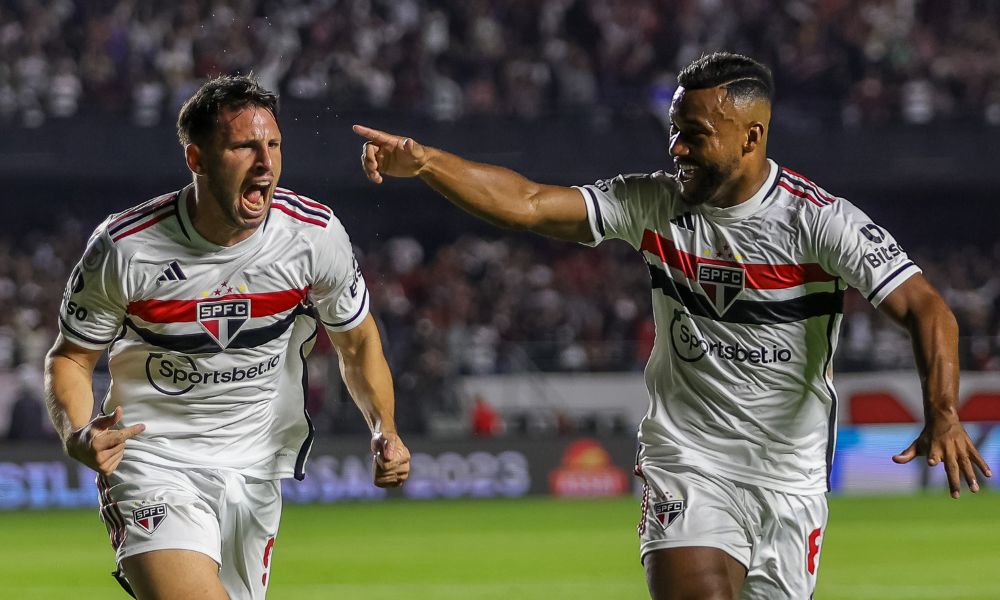 São Paulo vence Vasco por 4 a 2 em jogo com recorde de público no Morumbi