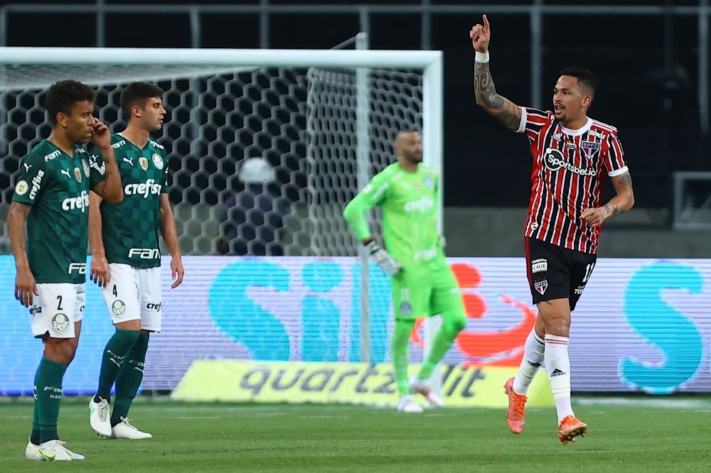 São Paulo bate o time reserva do Palmeiras e respira na luta contra o rebaixamento
