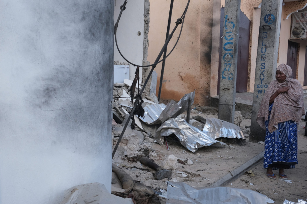 Atentado deixa ao menos 13 mortos e 40 feridos na Somália