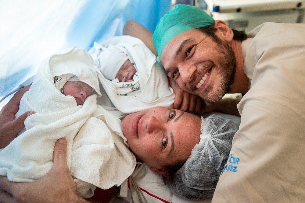 Fabiula Nascimento e Emilio Dantas anunciam o nascimento dos filhos Roque e Raul