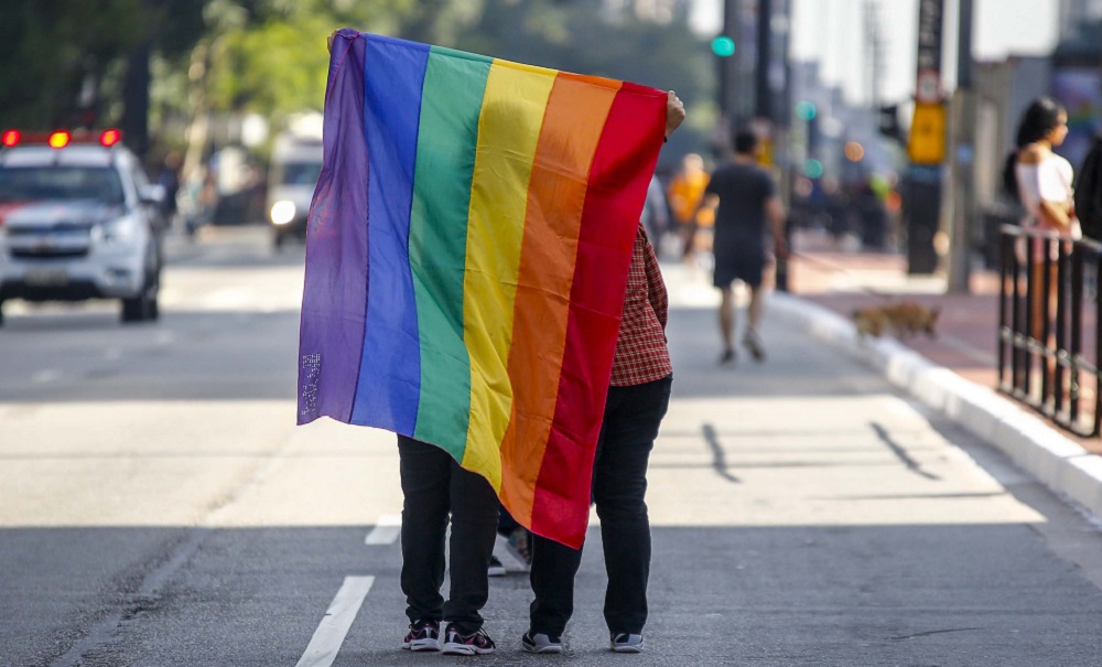 Canadá adverte população LGBTQ+ sobre riscos de viajar aos EUA