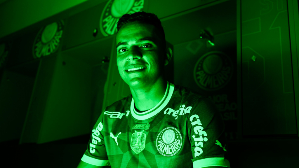 Palmeiras surpreende e anuncia contratação do atacante Bruno Rodrigues