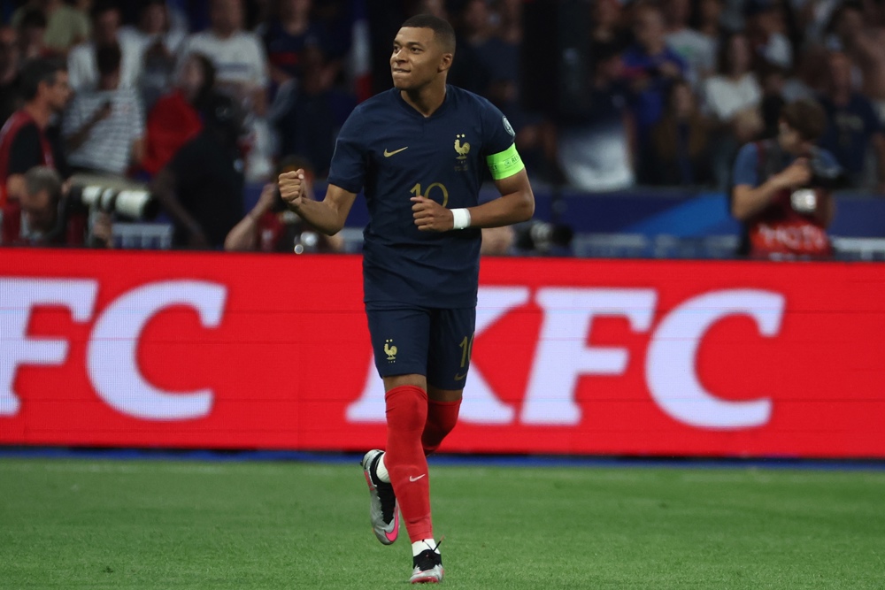 Após marcar contra a Grécia, Mbappé se torna o maior artilheiro francês em uma temporada