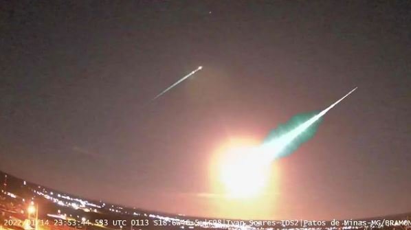 Queda de meteoro é vista por moradores de Minas Gerais; assista