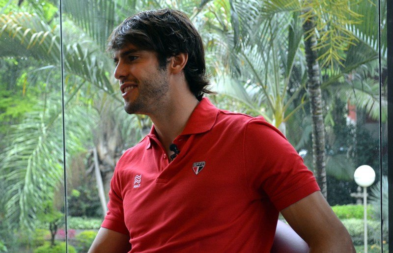 Kaká conclui curso de treinador da CBF, ‘pede vaga’ e recebe elogios de presidente do São Paulo