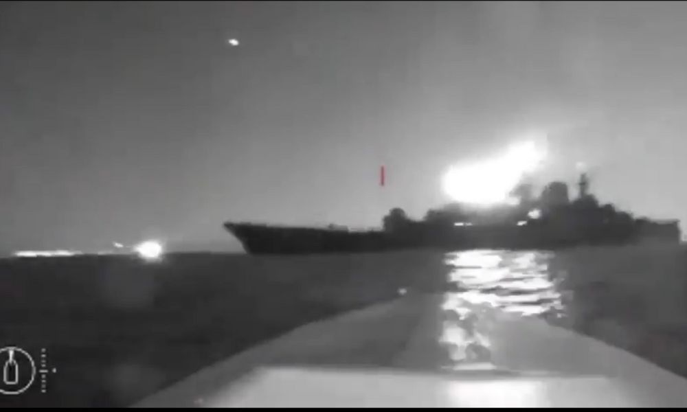 Ucrânia realiza ataque ‘bem-sucedido’ a navio russo no Mar Negro; veja vídeo