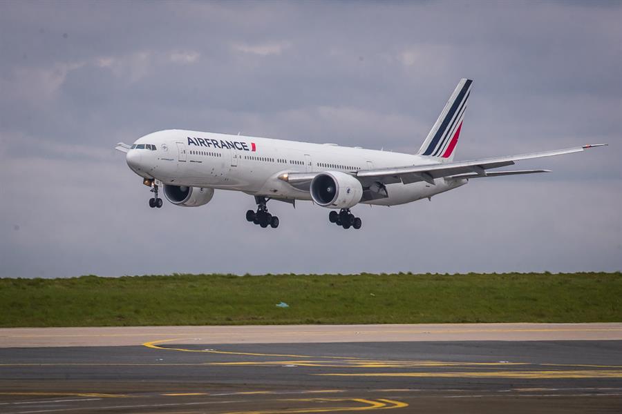 França suspende todos os voos ao Brasil devido à variante de Manaus