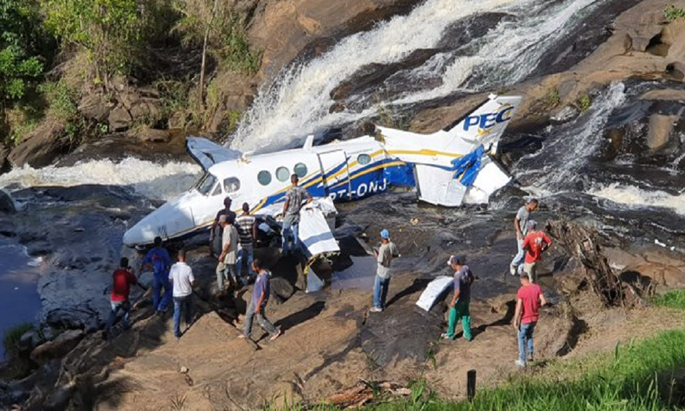 Avião que levava Marília Mendonça bateu em cabo de torre de energia, diz Cemig