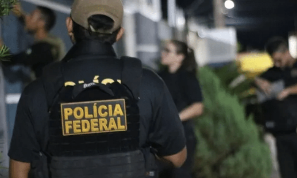 Jovem é presa por fingir ser policial federal no Amazonas