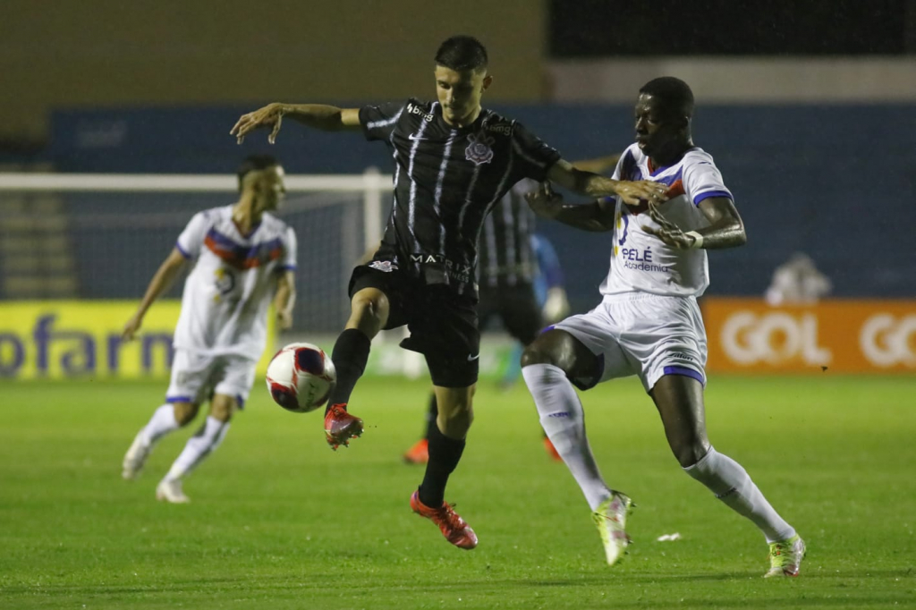 Copinha: Com gol no fim, Corinthians estreia com vitória por 2 a 1 contra o Resende