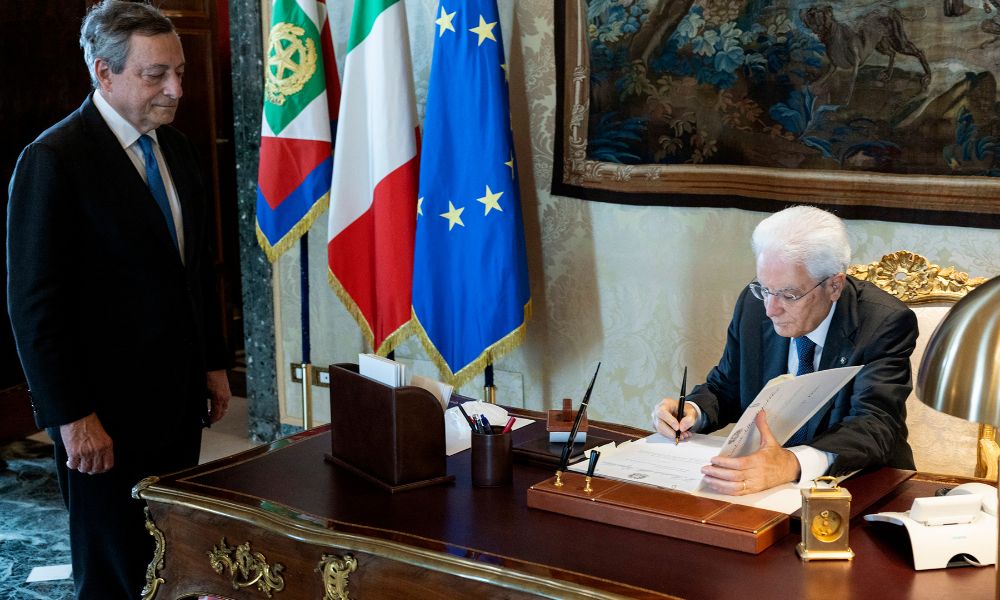 Itália antecipa eleições para 25 de setembro após renúncia do primeiro-ministro