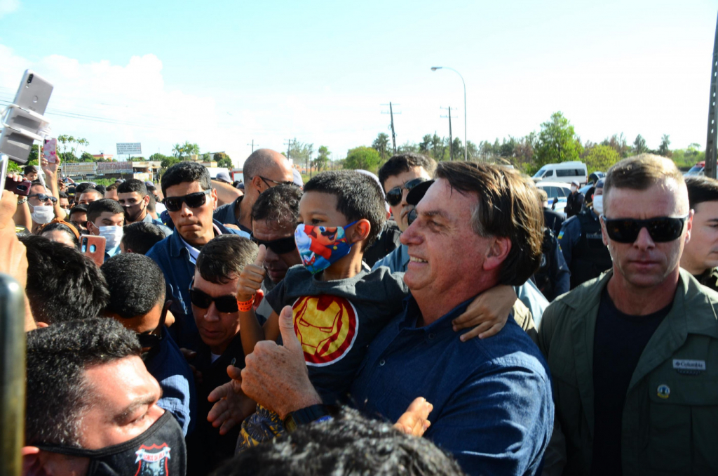 No Twitter, Bolsonaro afirma que energia ‘está retornando’ ao Amapá