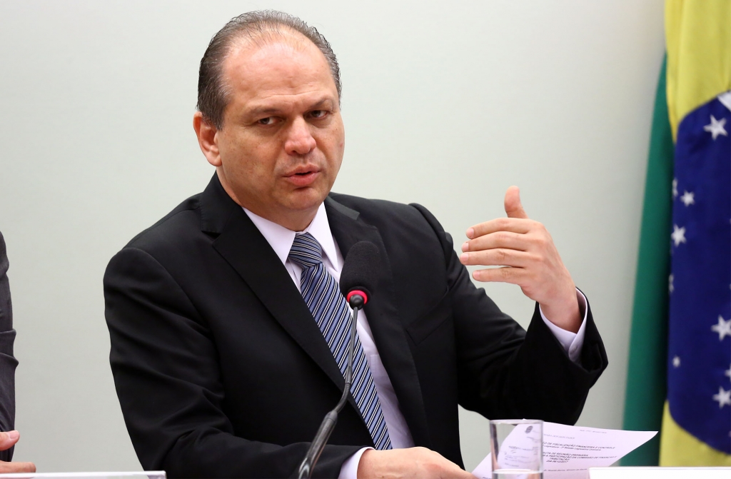Mudança nos ministérios visa acelerar calendário de entrega de vacinas, afirma Ricardo Barros