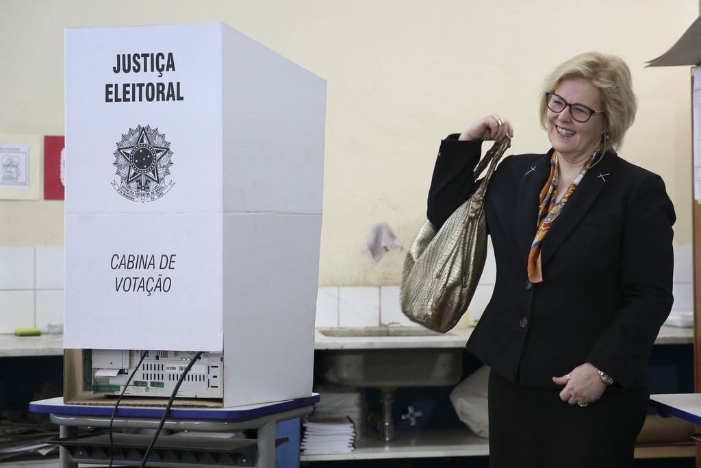 Rosa Weber defende urnas eletrônicas por ‘inexistência efetiva de falhas’