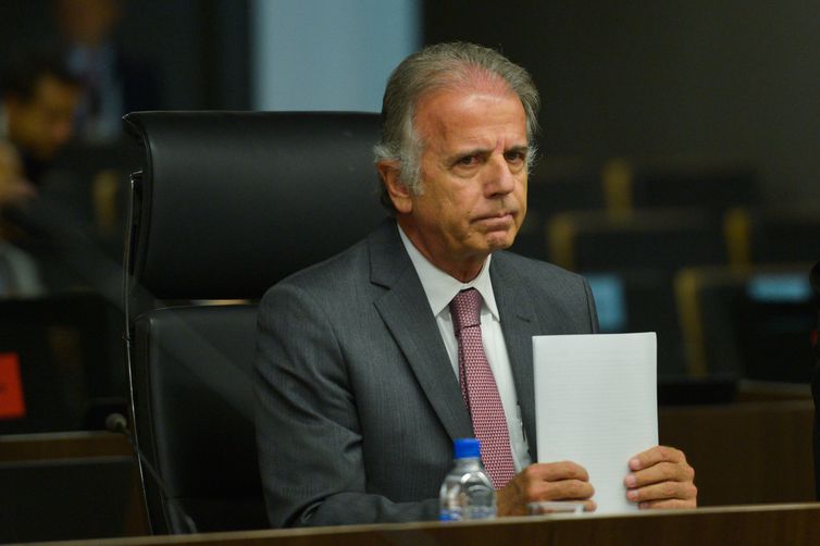 De prefeito a ministro da Defesa, conheça o perfil de José Múcio