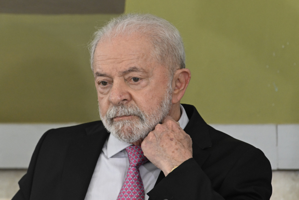 China aceita sugestão do Itamaraty, e viagem de Lula ao país deve ser entre 11 e 14 de abril