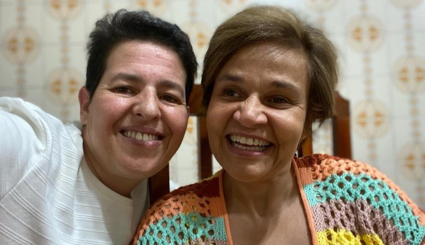 Após conversa, ex-empresária confirma namoro com Cláudia Rodrigues