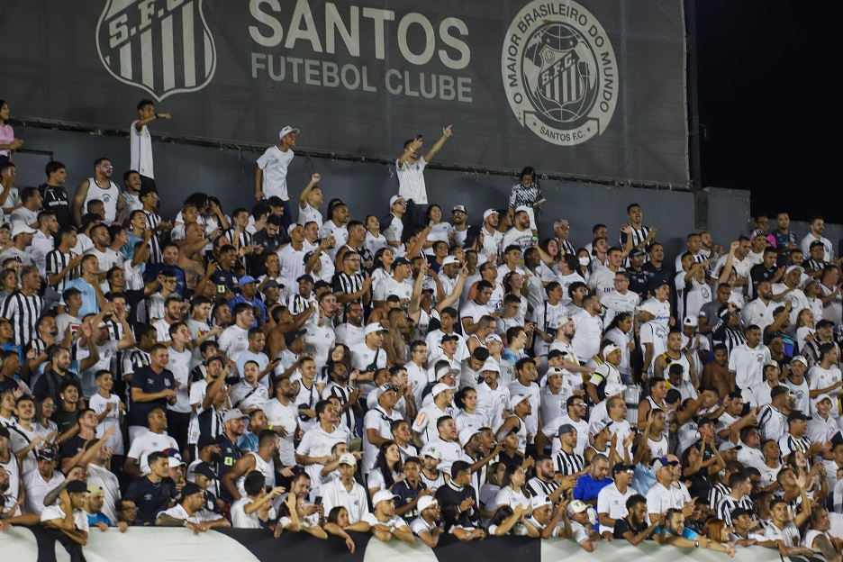 Torcida do Santos esgota ingressos para jogo contra o Flamengo: ‘Alçapão lotado’